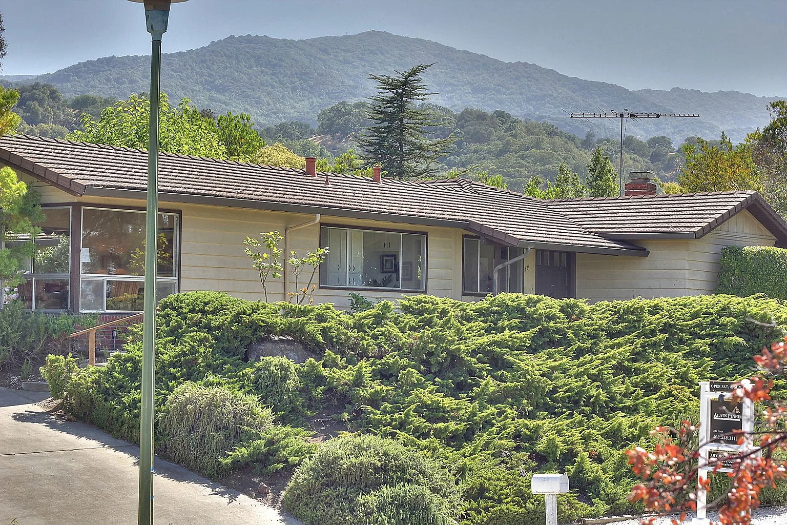 1324 Rimrock Dr photo 1