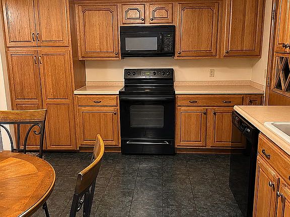 Eat in kitchen