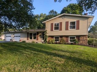 306 E Sunset Dr, South Whitley, IN 46787