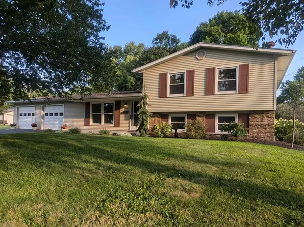 306 E Sunset Dr, South Whitley, IN 46787