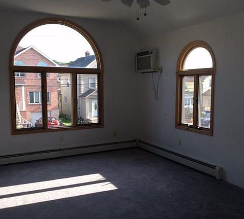 3rd image of 55 Lincoln St