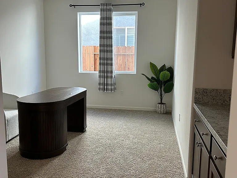 1267 Las Rosas Ave — Photo 10
