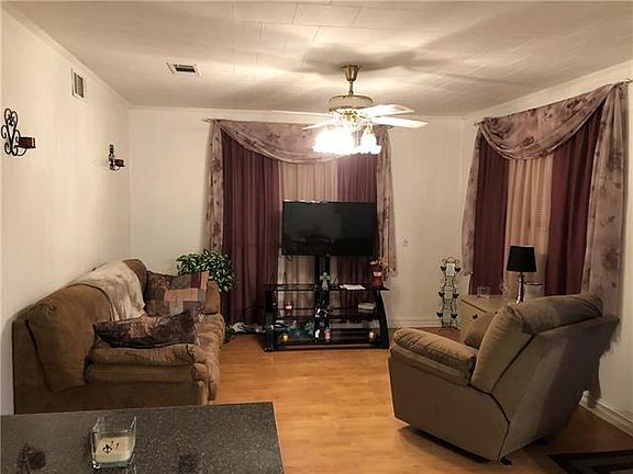3rd image of 1013 Saint Ann St