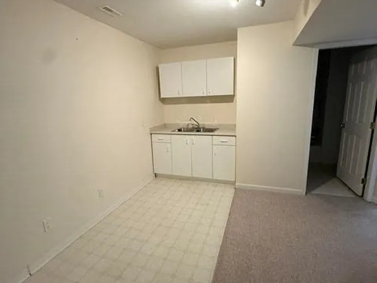16XX Plateau Cres — Photo 20