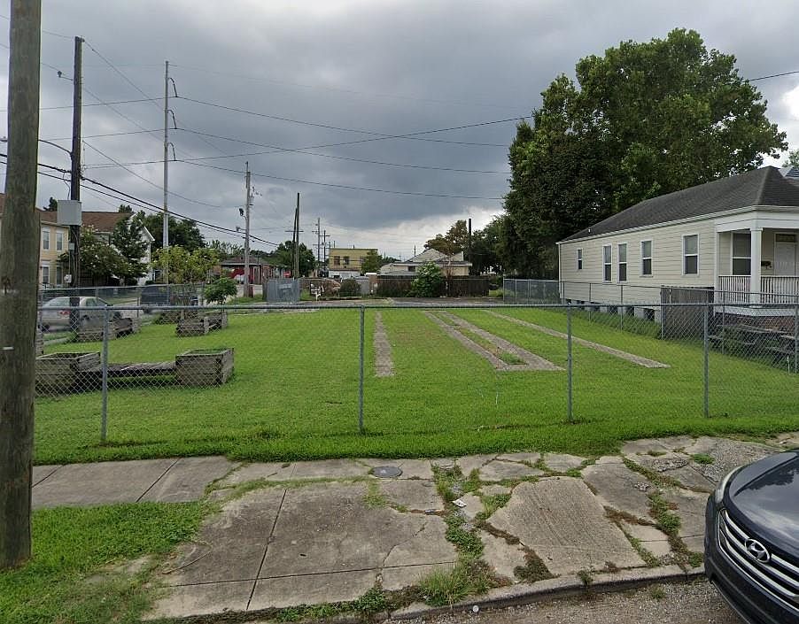 1st image of 2604 Thalia St