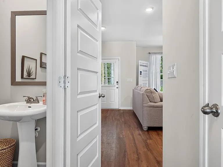 1015 Hayden St NW — Photo 6