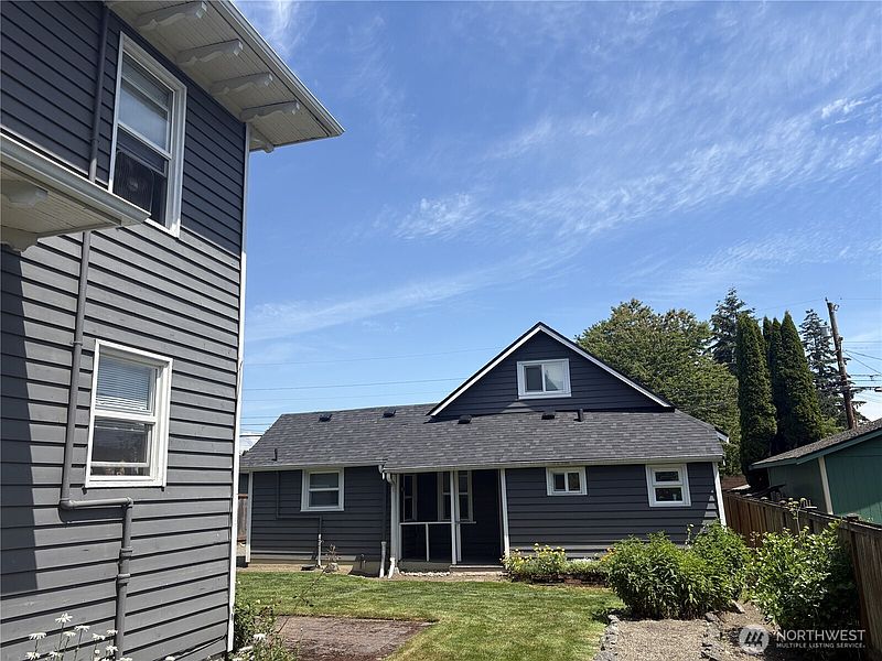 3rd image of 2519 Baker Avenue