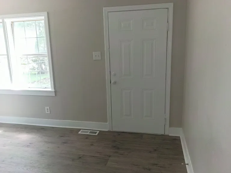 402 Green Acres Dr — Photo 11