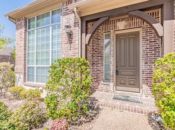 3rd image of 8512 Persimmon Ct