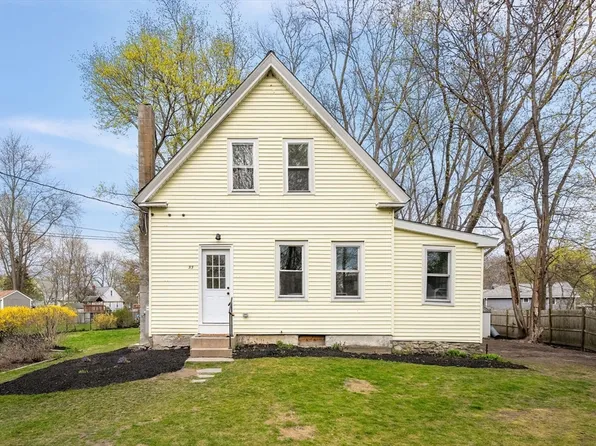 55 Brigham Pl, Whitman, MA 02382
