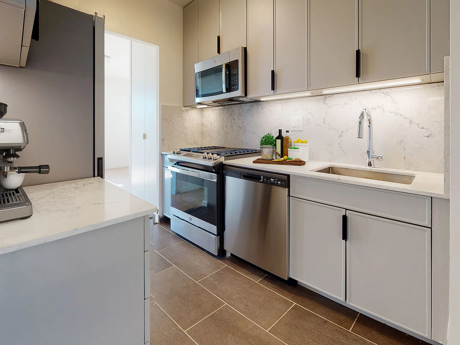 401 East 80th Street — Photo 2
