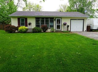 2011 E B St, Belleville, IL 62221