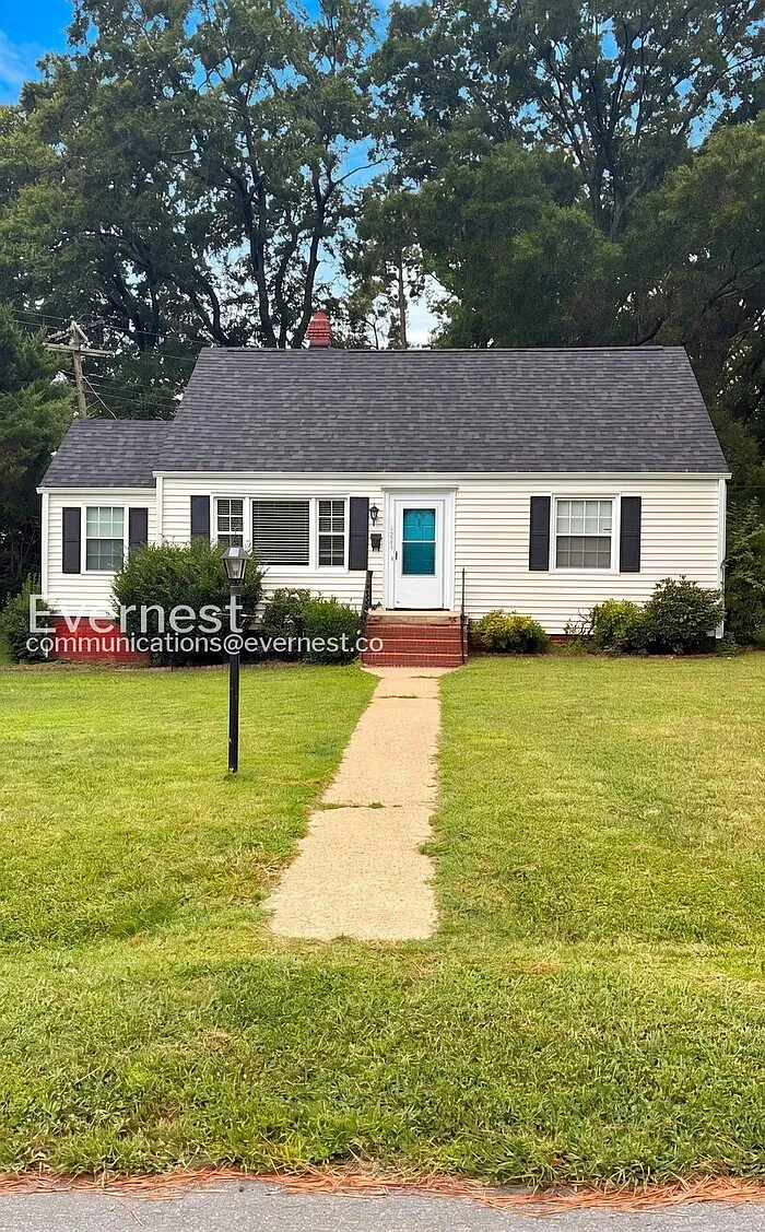 3 bed, 2.0 bath, 1320 sqft, $2,195 — Photo 1