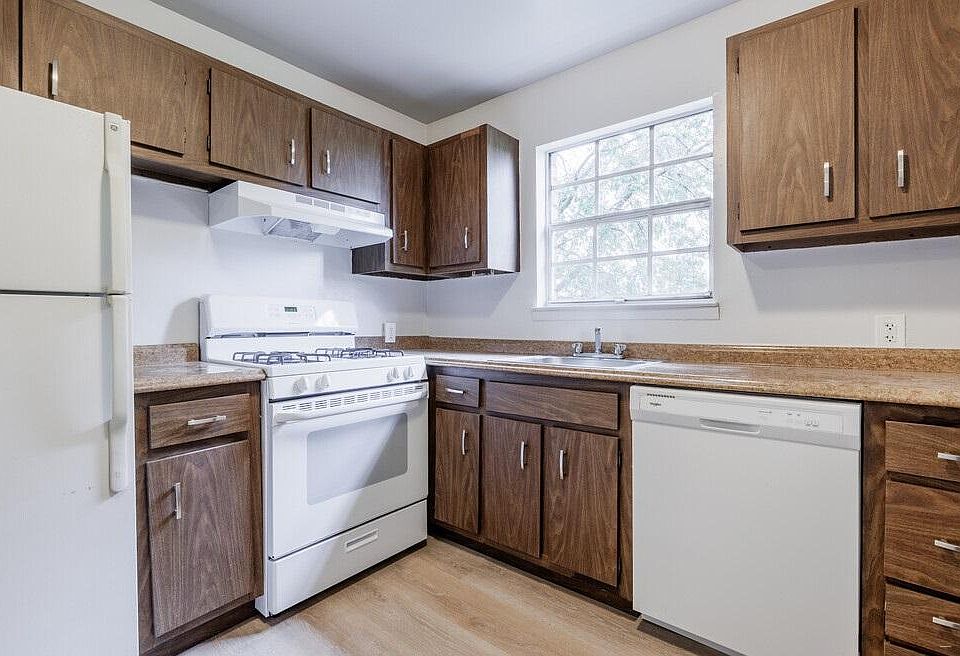 Standard Kitchen