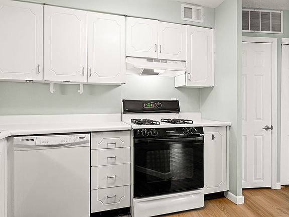 5th image of 1142 S Mason Rd
