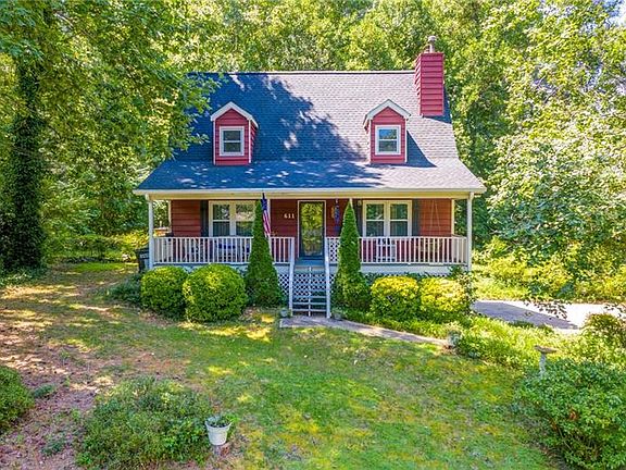 2nd image of 611 Colony Ct