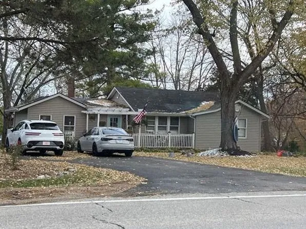 1105 S Hough St, Barrington, IL 60010