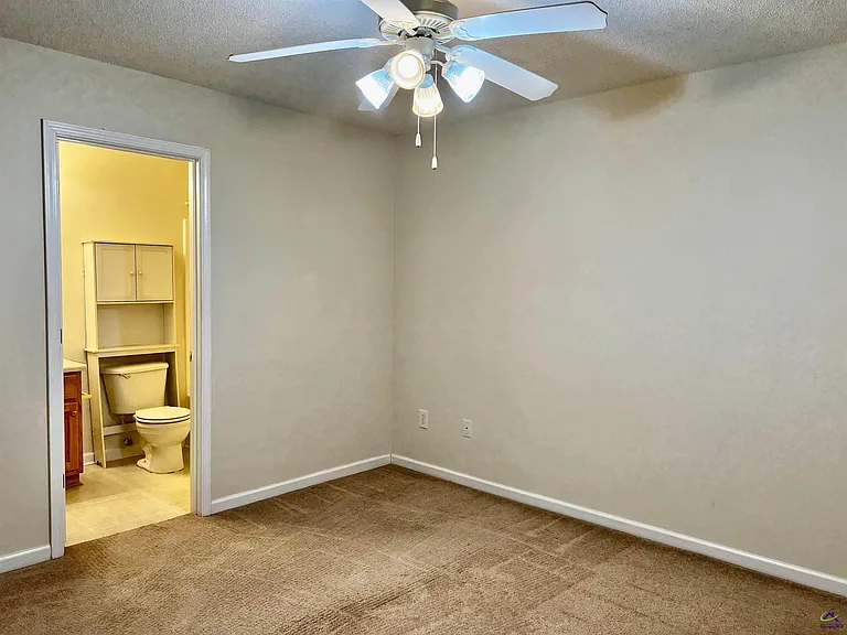 256 Katelyn Cir — Photo 13