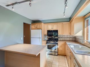 7225 Stewart Dr, Eden Prairie, MN 55346