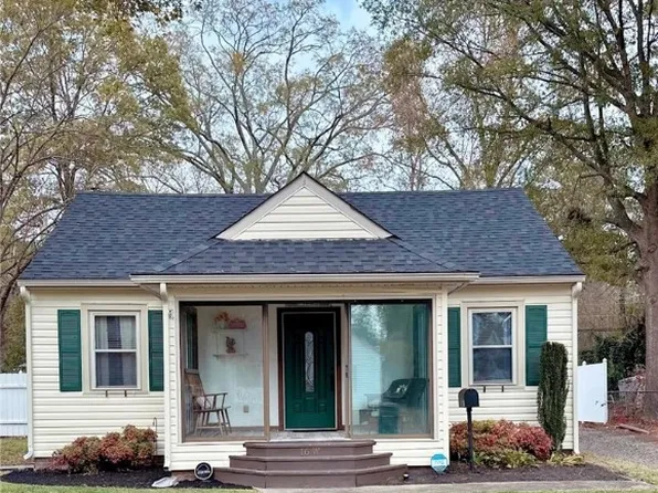 16 W Magruder St, Sandston, VA 23150
