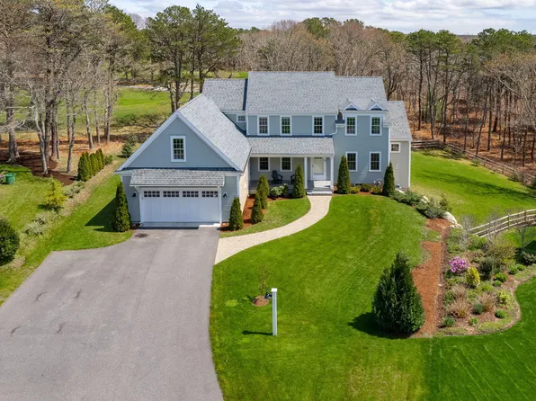 8 Red Cedar Cir, Dennis, MA 02638
