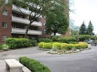 608 Lake St #608, Saint Catharines, ON L2N 5S9