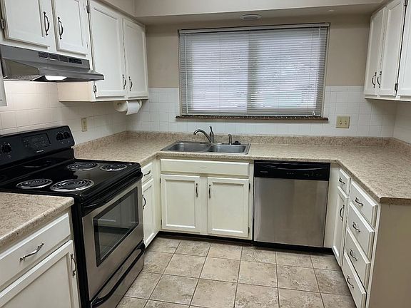 5th image of 24 N Club House Dr