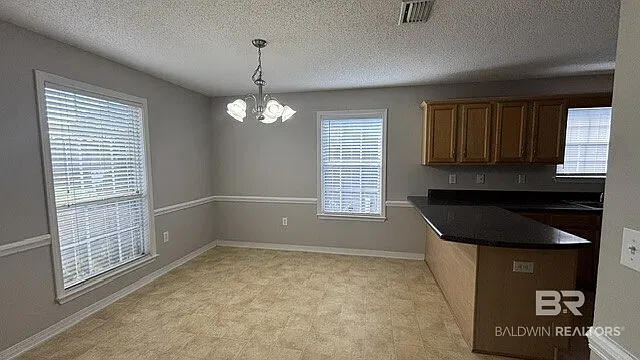 3 bed, 2.0 bath, 1471 sqft, $1,800 — Photo 2