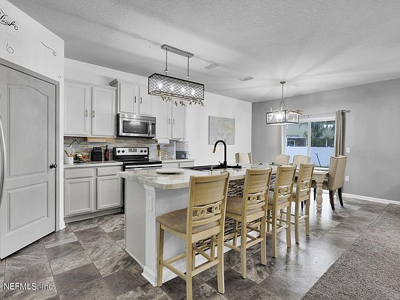 5th image of 3207 CANYON FALLS Drive