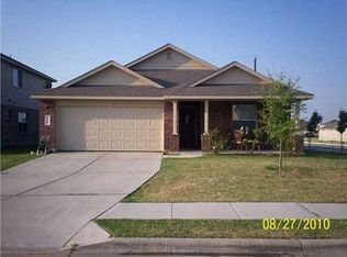 300 Mossy Rock Dr, Hutto, TX 78634