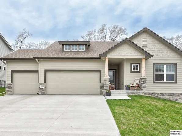 8622 N 177th St, Bennington, NE 68007