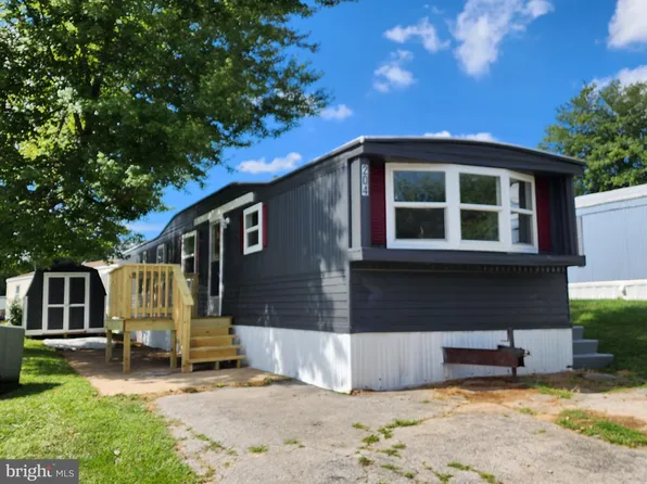 204 Dundee Ln, Glen Rock, PA 17327