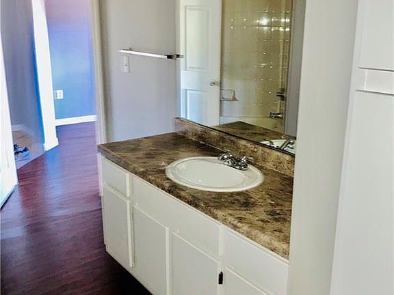 4th image of 2320 Gracy Farms Ln APT 1014