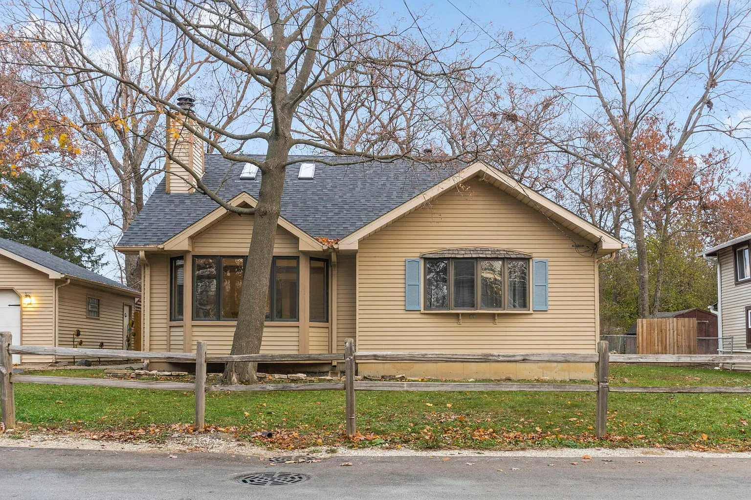 33805 N Oak St photo 1
