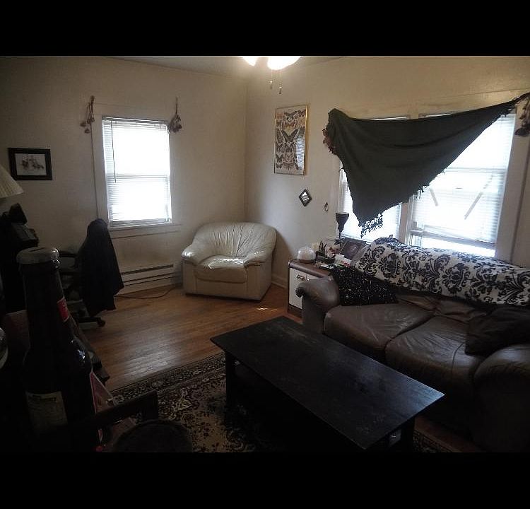 2nd image of 812 7th St S APT 3