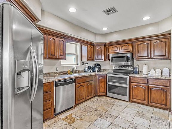 5th image of 913 Bass Ave