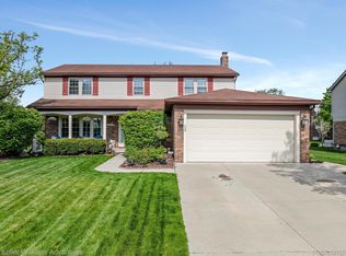19415 Whitby Dr, Livonia, MI 48152