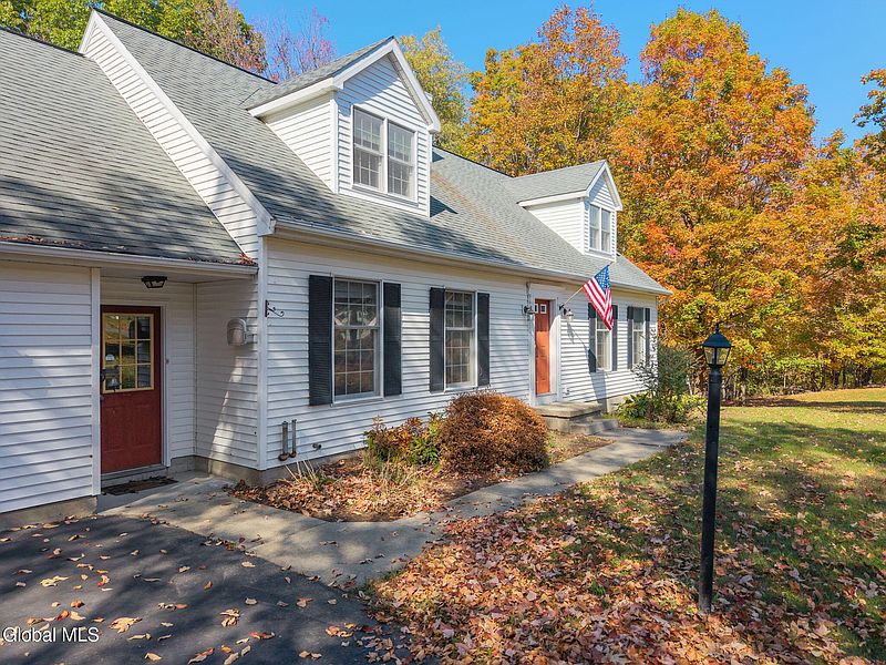 5th image of 511 Snake Hill Road