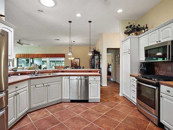 4th image of 16910 SE 88th Velerst Ave