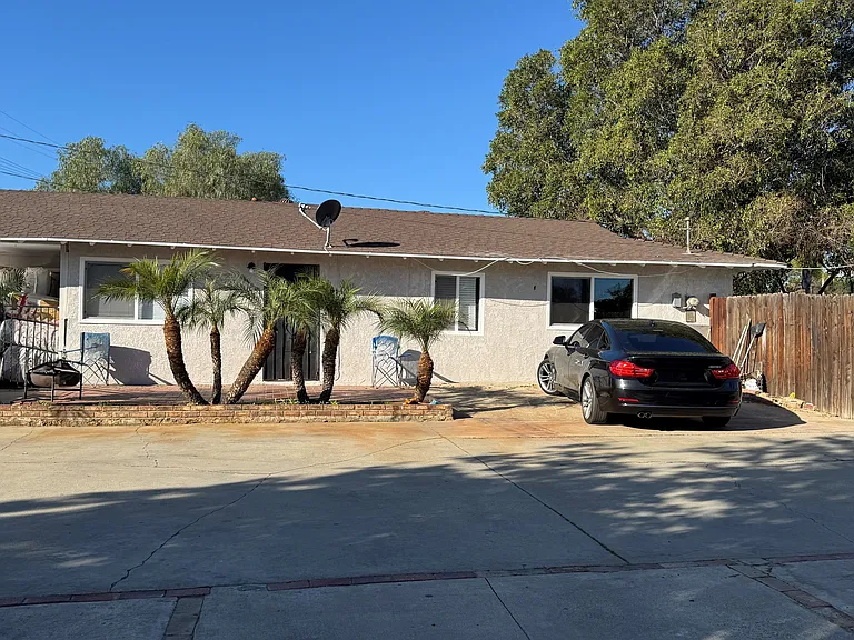 Beverly Rd — Photo 1