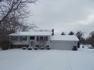 7381 Hillendale Rd, Chesterland, OH 44026