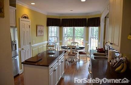 3rd image of 5004 Monck Ct