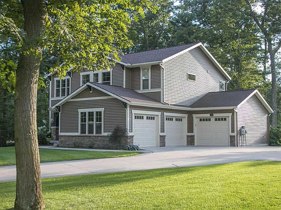 2nd image of 13761 Devonshire Ln