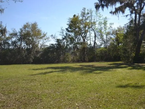 91 Laurel Grove Rd, Brunswick, GA 31523