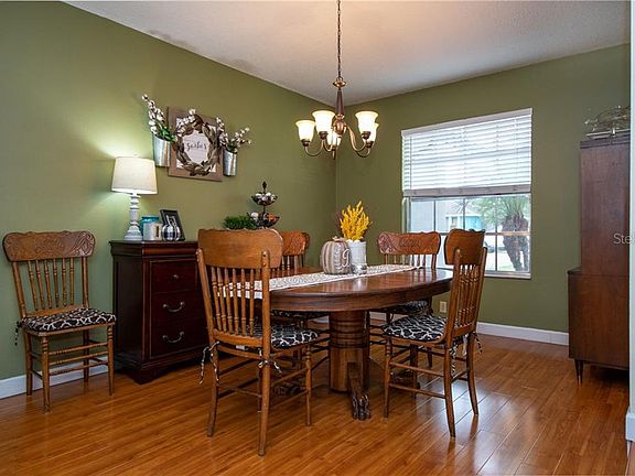 4th image of 515 Charleswood Ave