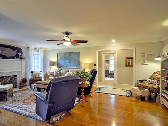 4th image of 2583 Stone Briar Dr