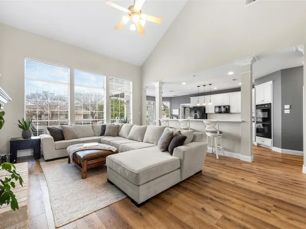 18702 Venture Dr, Lago Vista, TX 78645