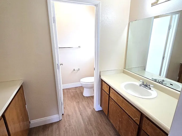 1139 W Glenn Ct — Photo 10