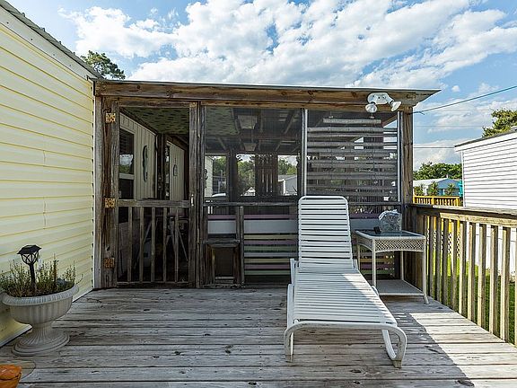 5th image of 8509 Dogwood Cir