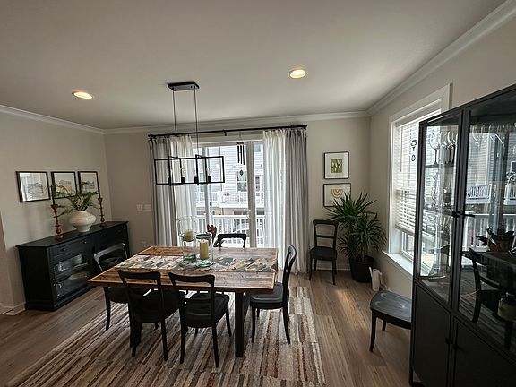 3rd image of 116 Kinross Ln